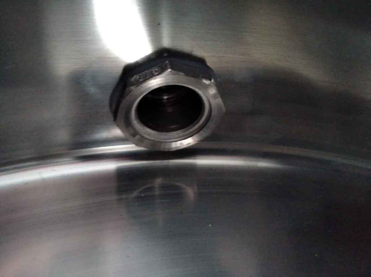 Garnek stalowy z kranem 100 L - garnki z kranikiem ze stali nierdzewnej, z zaworem 3/4 cala Garnek stalowy z kranem 100 L - garnki z kranikiem ze stali nierdzewnej, z zaworem 3/4 cala