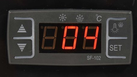 Witryna chłodnicza ekspozycyjna 100 L czarna oświetlenie LED Yato